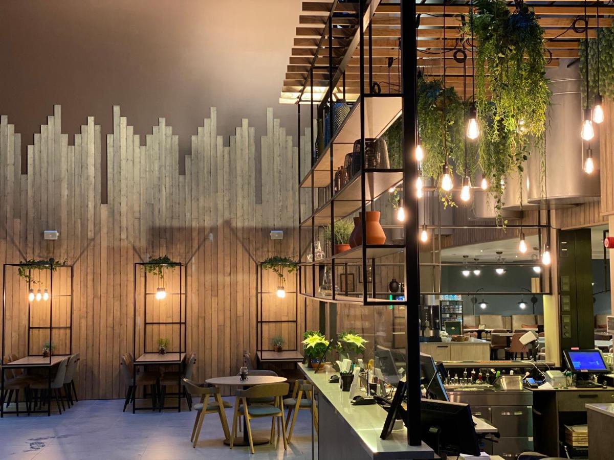 Skyline Airport Hotel Vantaa Exterior photo